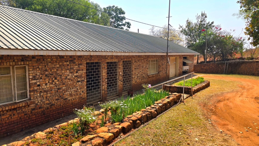 Commercial Property for Sale in Rhenosterhoek A H North West